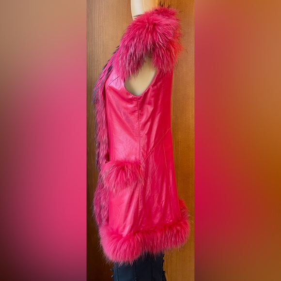 ENJOY FUR’s Raccoon Hair Red Gilet Size Small - Picture 6 of 14
